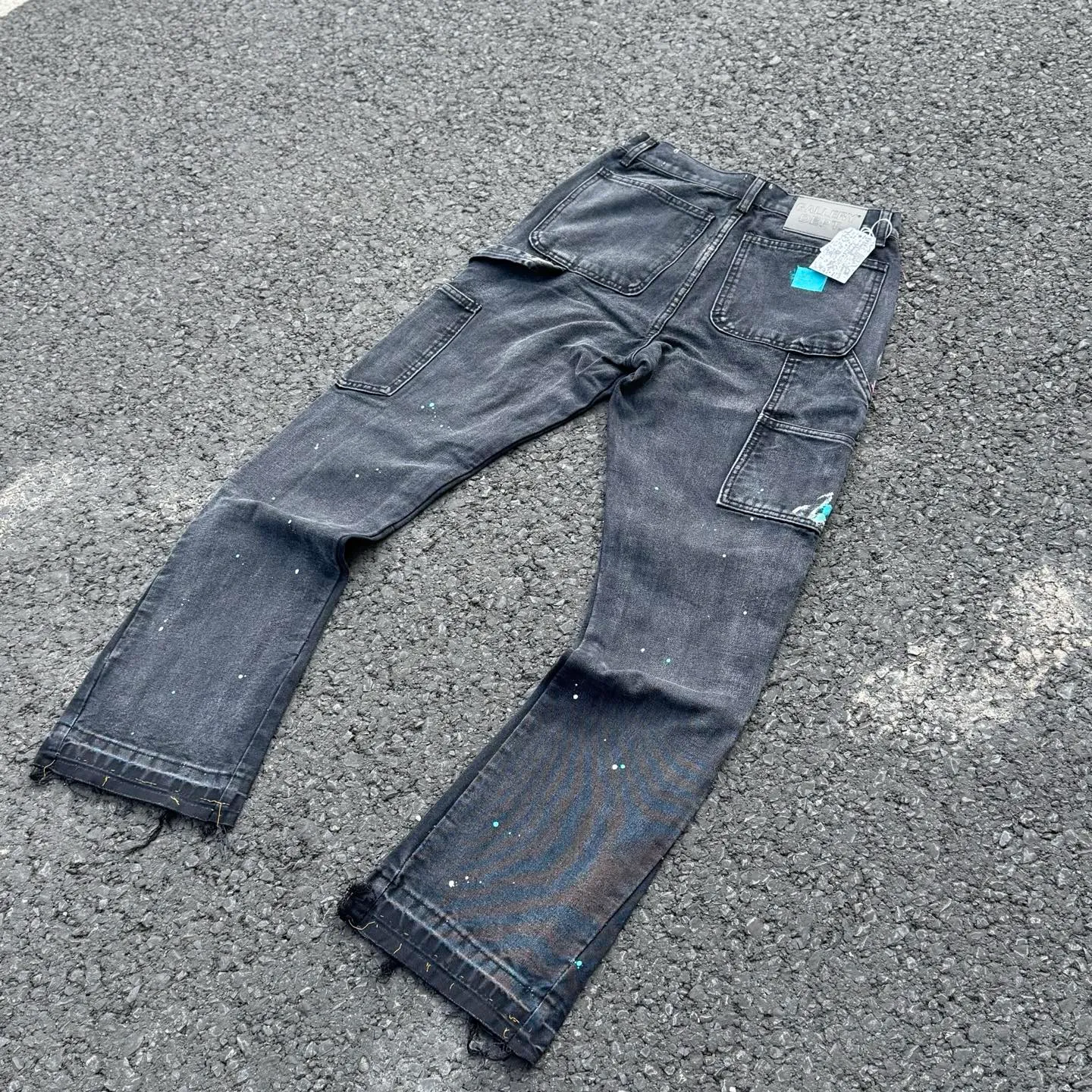 #8168 P250💰 GALLERY DEPT American retro splash-ink splicing micro-horn logging overalls raw edge jeans - Original purchase and pattern making to truly restore the ultimate texture of Vintage - Original hardware accessories, washed and other elevators, QR code analysis are all purchased from the original factory, high degree of restoration, welcome to compare with a certain product ~ - Three-dimensional version Loose and comfortable, not picky about the figure, taller and slimmer, factory Seiko, original factory quality control, same style for men and women, can be matched with couples Versatile recommendation: must-have jeans for all seasons Size: S-XXL (28-36)